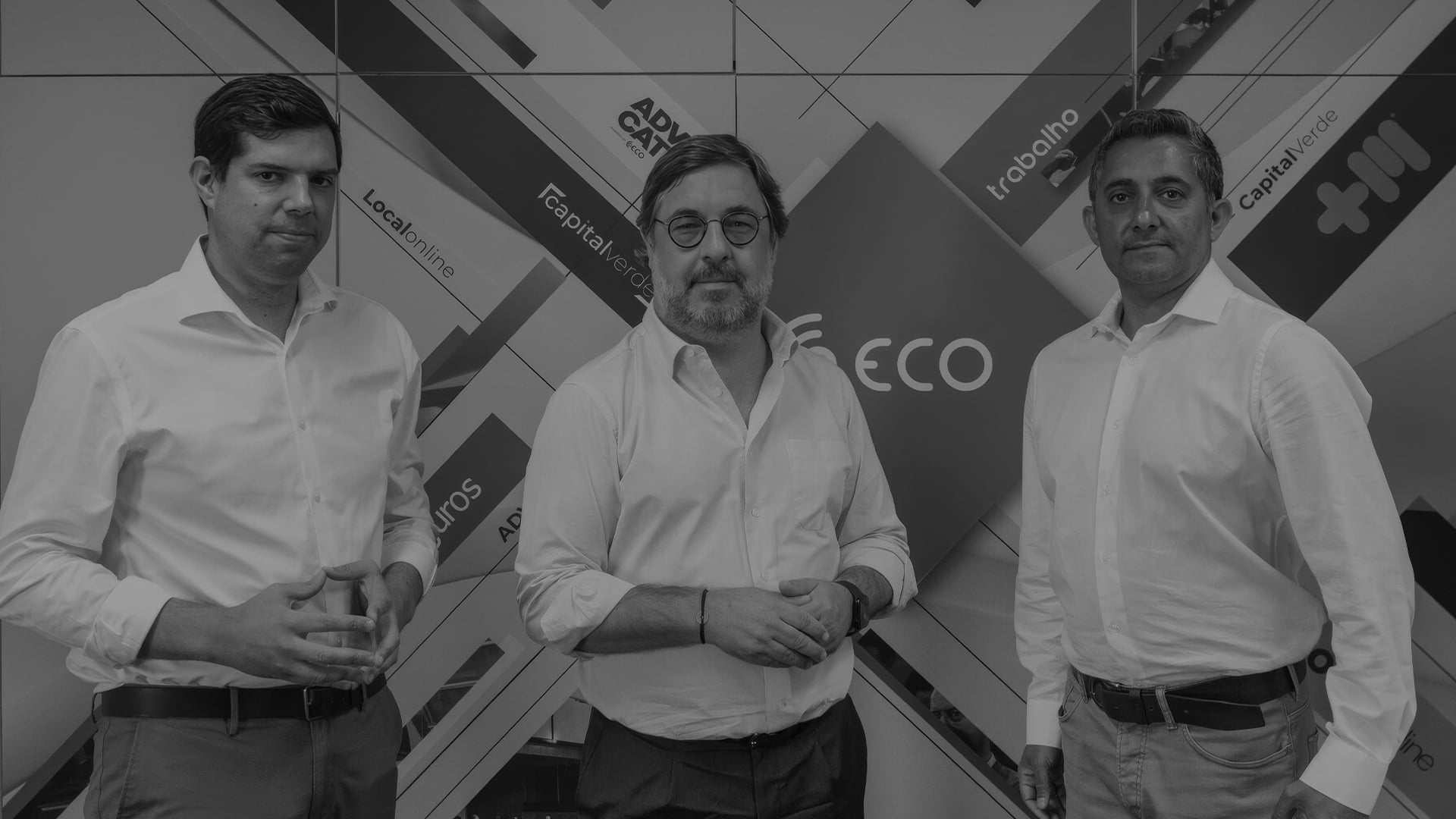 Background <header style="position: fixed">